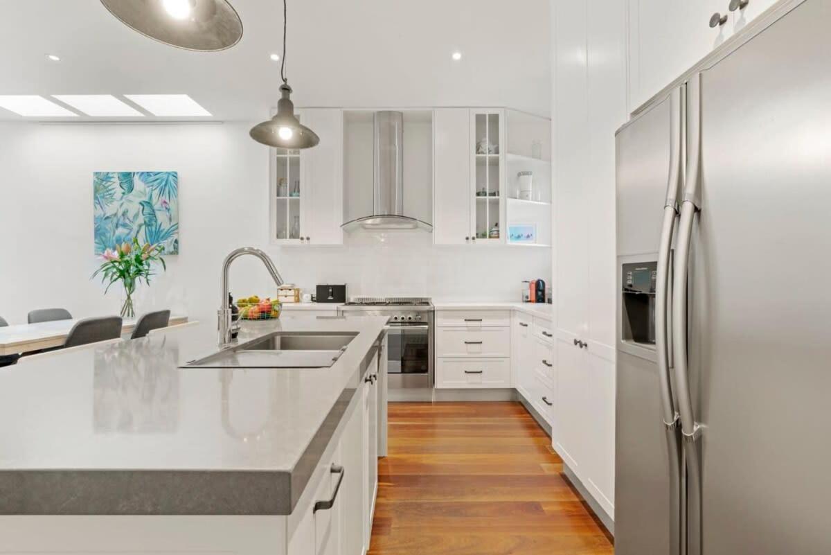 Bright Home In Trendy Newtown Close To The Park Sydney Luaran gambar